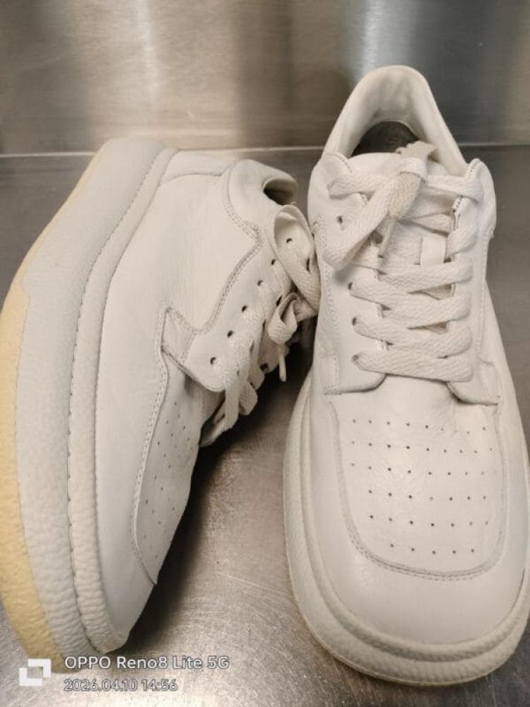 Nettoyage baskets Alexander McQueen Oversized blanches à Arras
